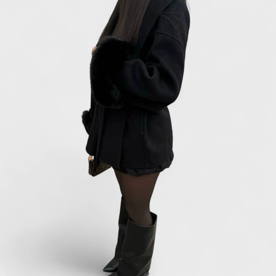 Woolcat – Abrigo elegante con detalles en piel sintética